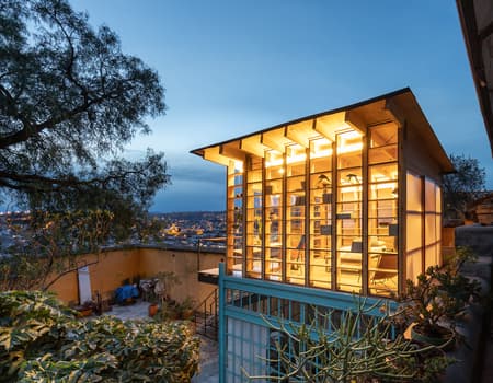 CUARTO EN EL AIRE / ROOM IN THE AIR